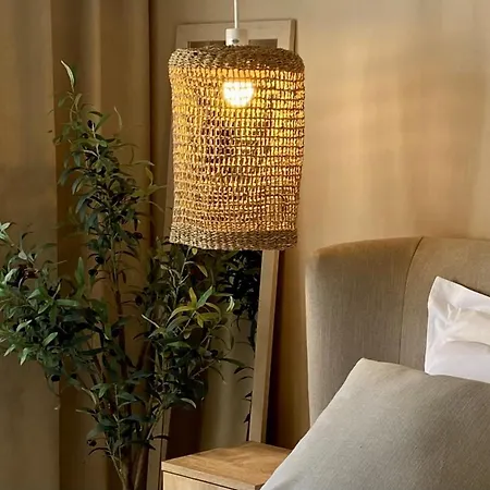 Up&above ,new Luxury Apt, Steps From And Old Town *