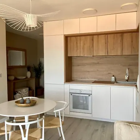 Up&above ,new Luxury Apt, Steps From And Old Town 公寓 赫瓦尔