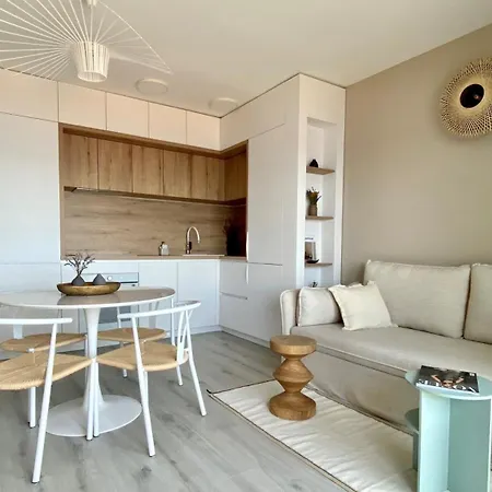 Up&above ,new Luxury Apt, Steps From And Old Town 公寓 *