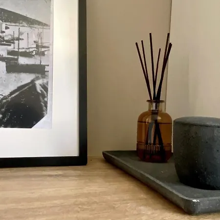 Up&above ,new Luxury Apt, Steps From And Old Town *