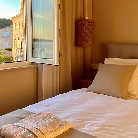 Up&above ,new Luxury Apt, Steps From And Old Town Apartment Hvar Town
