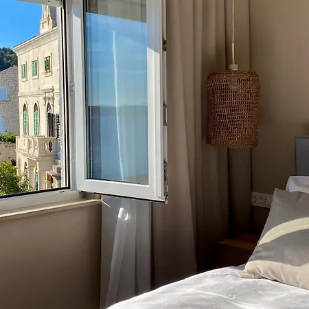 아파트 Up&above ,new Luxury Apt, Steps From And Old Town