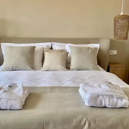 Up&above ,new Luxury Apt, Steps From And Old Town Apartment *