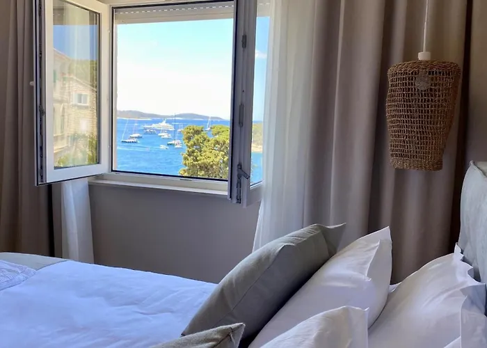 Apartment Up&above ,new Luxury Apt, Steps From And Old Town Hvar Town