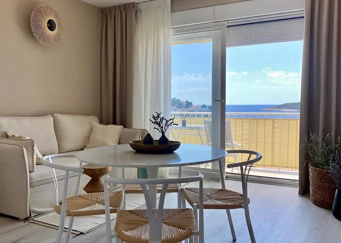 Apartamento Up&above ,new Luxury Apt, Steps From And Old Town *