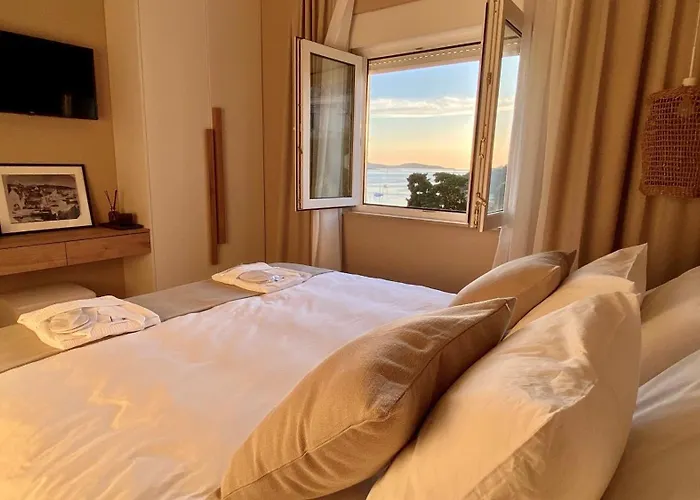 Apartamento Up&above ,new Luxury Apt, Steps From And Old Town *