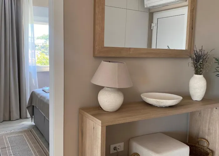 Apartment Up&above ,new Luxury Apt, Steps From And Old Town Hvar Town