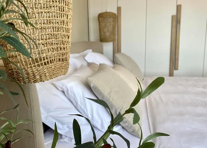 Apartamento Up&above ,new Luxury Apt, Steps From And Old Town