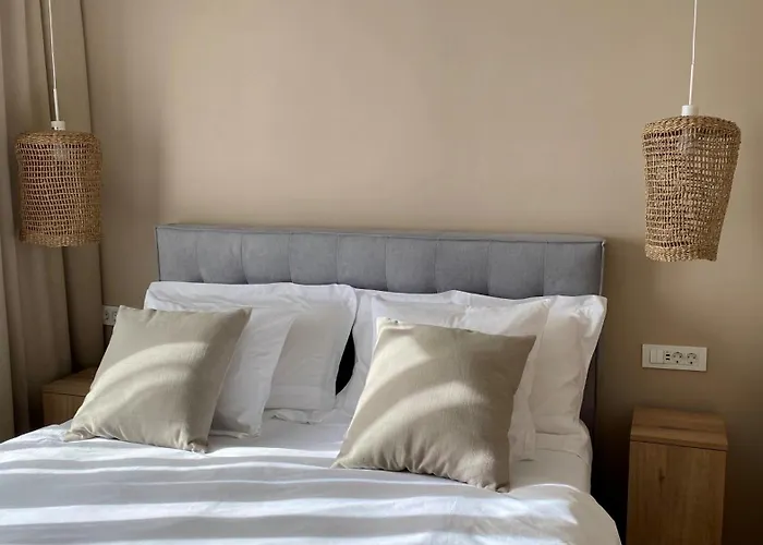 Apartamento Up&above ,new Luxury Apt, Steps From And Old Town *